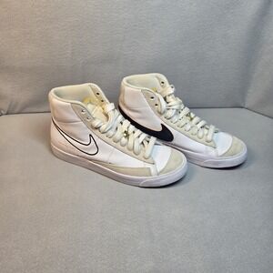 Nike Blazer Mid 77 SE First Use Women Size 6.5 White Excellent High Top Sneaker